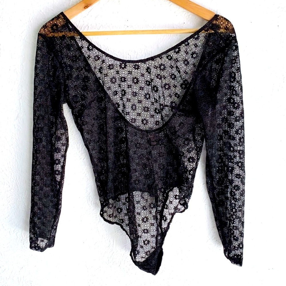 NWT Victoria Secret Black Sheer Floral
Print Thong Bodysuit Sz M/L - Picture 15 of 15